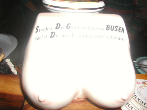 Der Busen zum Schmusen