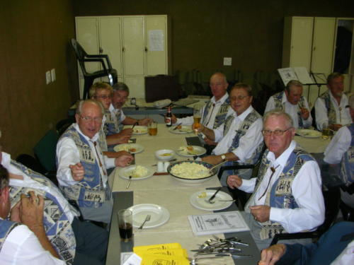 GogeganasMärz 2006 Futter im Abstellraum